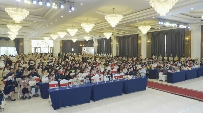 Hội trường Lễ trao giải cuộc thi vẽ tranh Du lịch cùng Mường Thanh - Việt Nam trong mắt em. Ảnh: Mường Thanh