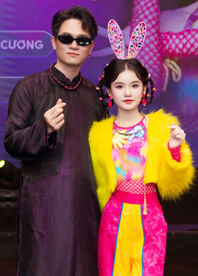 Tuấn Cry bên giọng ca nhí Kim Cương. Ảnh: Nhân vật cung cấp