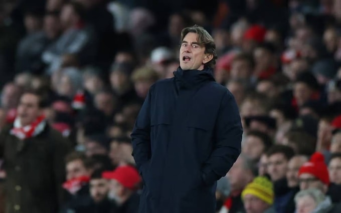 HLV Thomas Frank phải chịu thất bại 1-4 trong trận derby với Arsenal tối 23/11 trên sân Emirates. Ảnh: Reuters