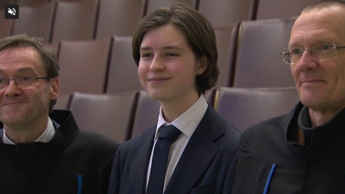 Laurent Simons trong lễ bảo vệ luận án tiến sĩ. Ảnh: HLN