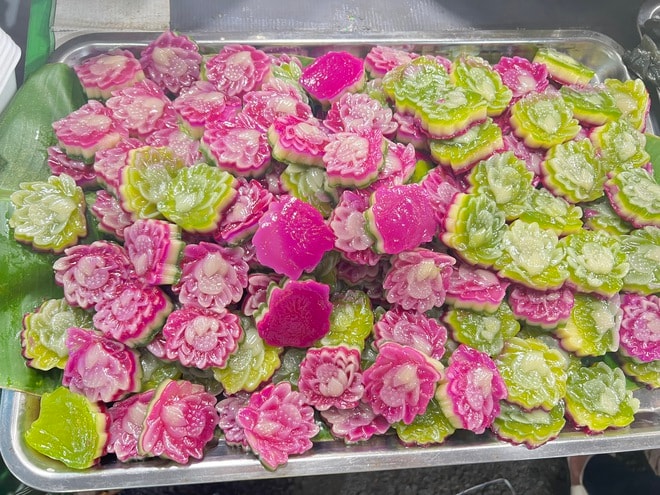 CLIP: Lễ hội Bánh dân gian Nam Bộ đông nghẹt thực khách- Ảnh 5. CLIP: Lễ hội Bánh dân gian Nam Bộ đông nghẹt thực khách- Ảnh 5.