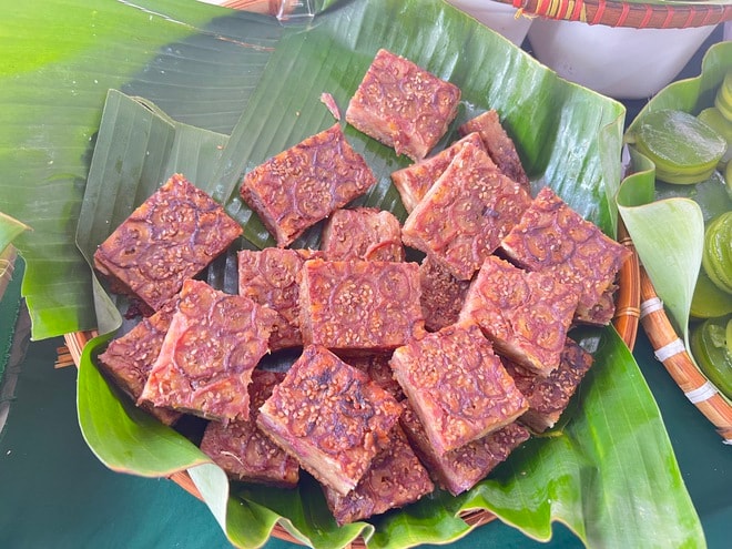 CLIP: Lễ hội Bánh dân gian Nam Bộ đông nghẹt thực khách- Ảnh 9. CLIP: Lễ hội Bánh dân gian Nam Bộ đông nghẹt thực khách- Ảnh 9.