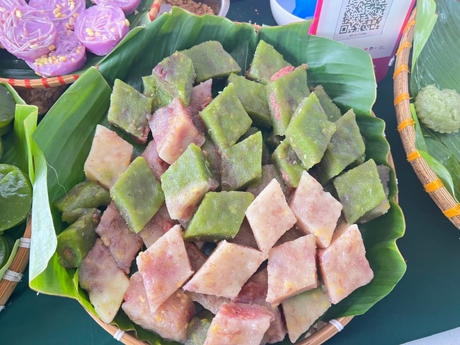 CLIP: Lễ hội Bánh dân gian Nam Bộ đông nghẹt thực khách- Ảnh 15. CLIP: Lễ hội Bánh dân gian Nam Bộ đông nghẹt thực khách- Ảnh 15.