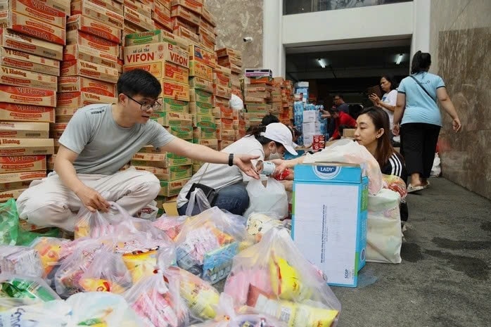 Hộ kinh doanh bị ảnh hưởng lũ lụt được miễn , giảm thuế hỗ trợ phục hồi sản xuất - Ảnh 1.
