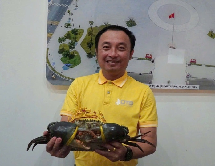 Vua cua Cà Mau xác lập kỷ lục cua càng sen lớn nhất thế giới - Ảnh 1.