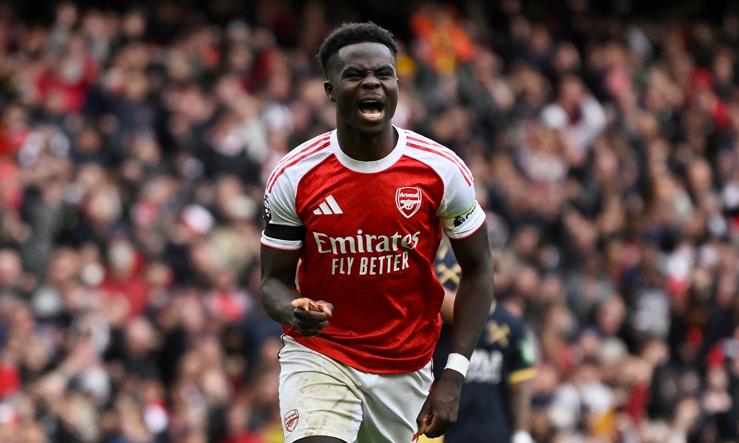 Arsenal đấu với Bayern Munich.