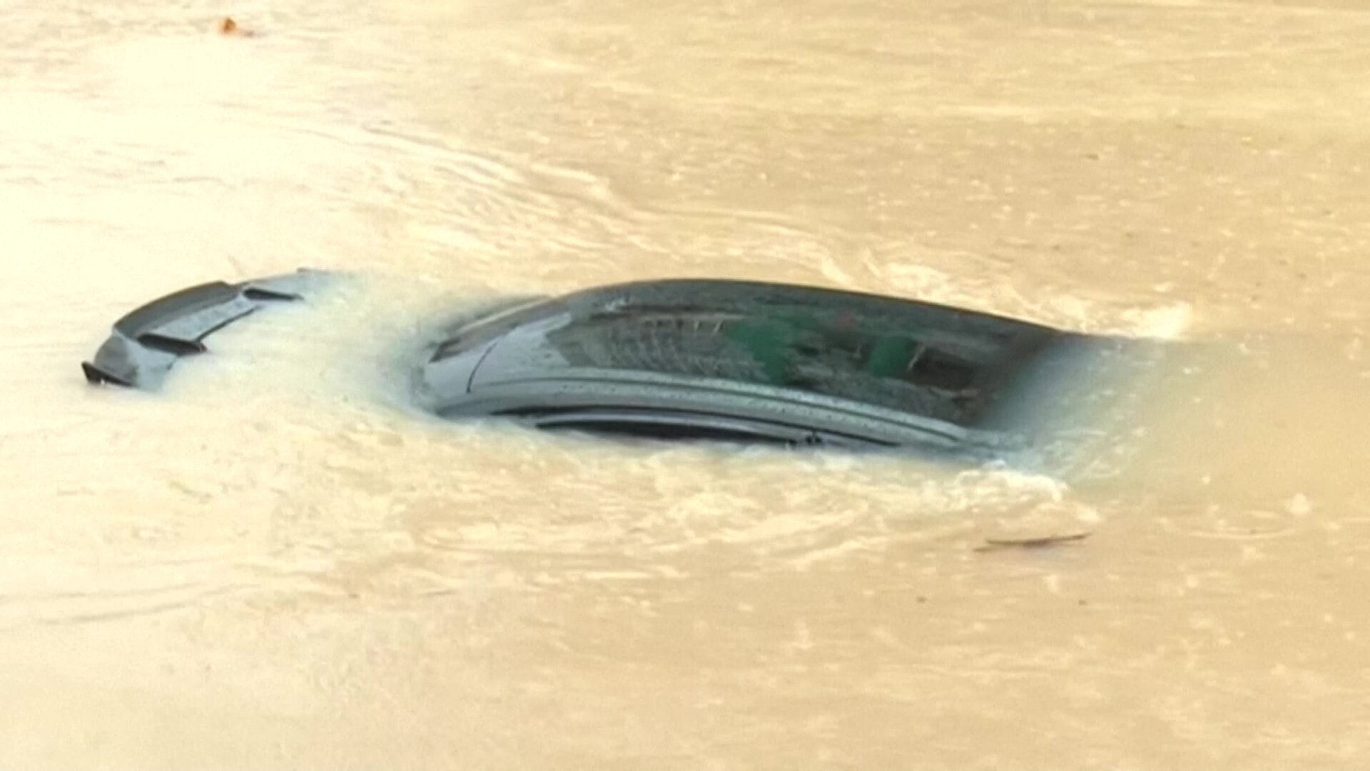 Lũ lụt làm 13 người chết ở Thái Lan, U22 Việt Nam có thể đổi sân đá SEA Games - 5