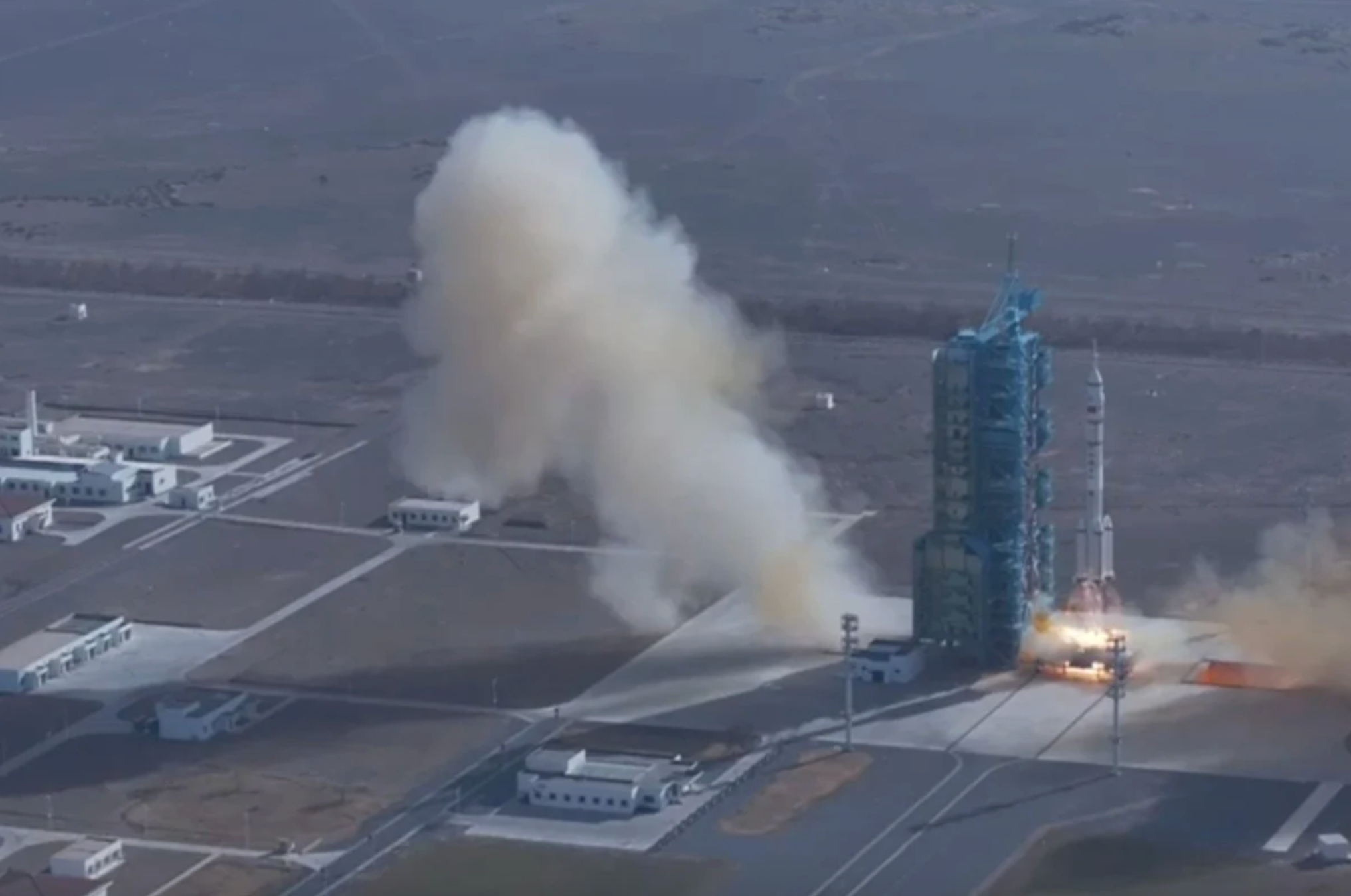 Thần Châu 22 được sử dụng để đưa 3 phi hành gia bị mắc kẹt trên trạm vũ trụ Thiên Cung trở về mặt đất. (Ảnh: SCMP)