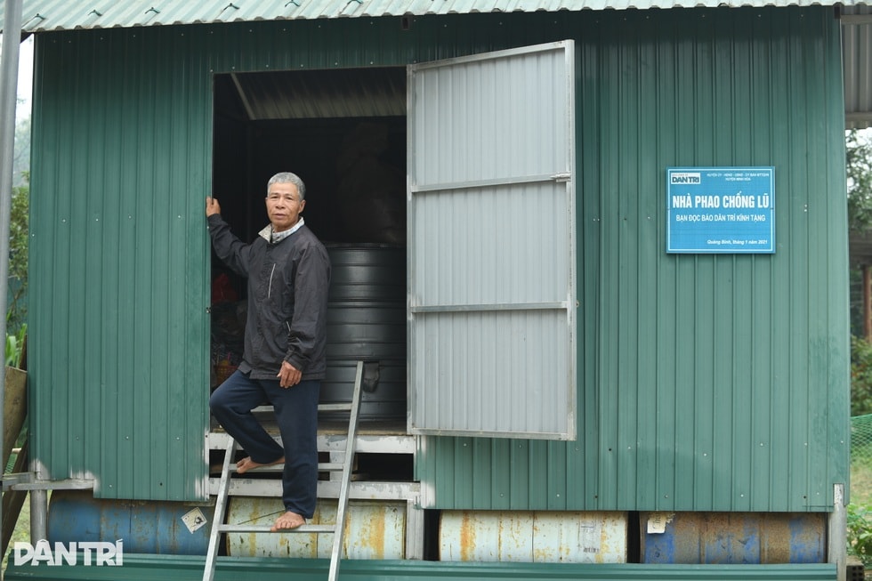 Nhà phao Dân trí, điểm tựa an toàn cho người dân vùng lũ - 2 Nhà phao Dân trí, điểm tựa an toàn cho người dân vùng lũ - 2