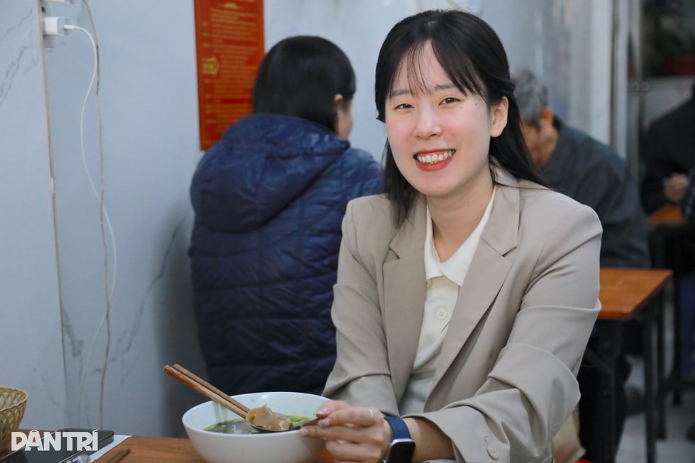 Quán bún cá ở Hà Nội bất ngờ lọt danh sách Michelin, chủ tưởng bị lừa đảo - 9 Quán bún cá ở Hà Nội bất ngờ lọt danh sách Michelin, chủ tưởng bị lừa đảo - 9