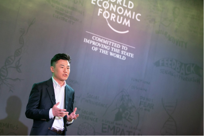 GS. Ho-Young Kim sẽ chia sẻ về triển vọng về thế hệ robot có khả năng thích ứng cao, bền bỉ và hiệu quả hơn. Ảnh: WEF