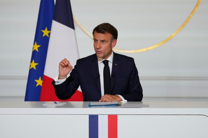 Tổng thống Pháp Emmanuel Macron tại Paris ngày 13/6. Ảnh: AP
