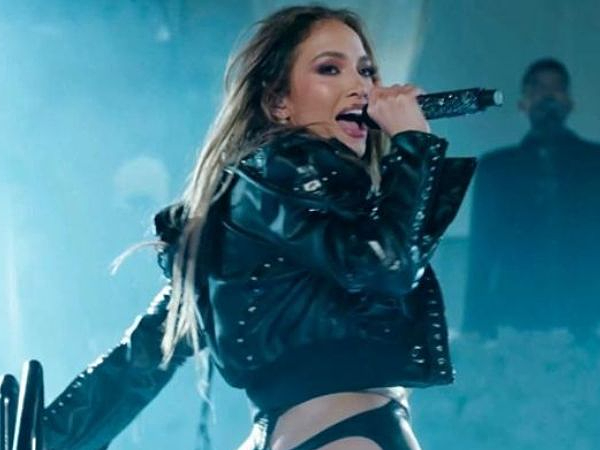 Jennifer Lopez biểu diễn tại đám cưới con gái tỷ phú Ấn Độ