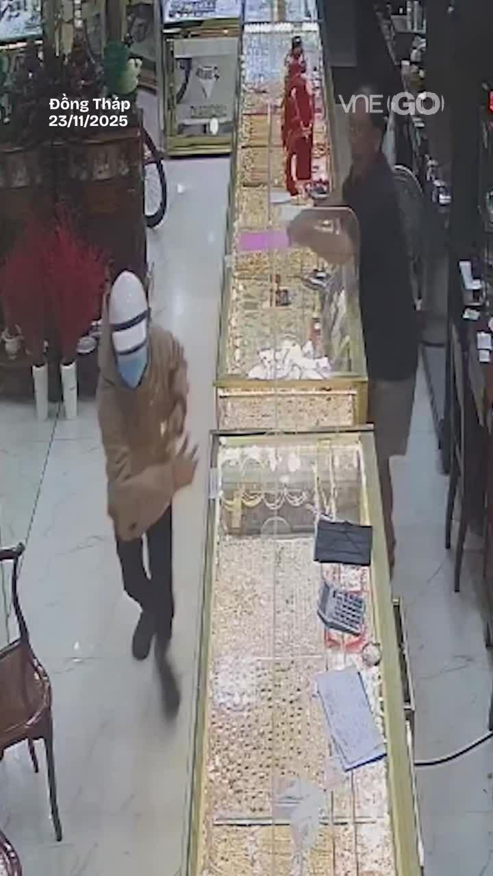 Nam thanh niên cướp tiệm vàng bị bắt