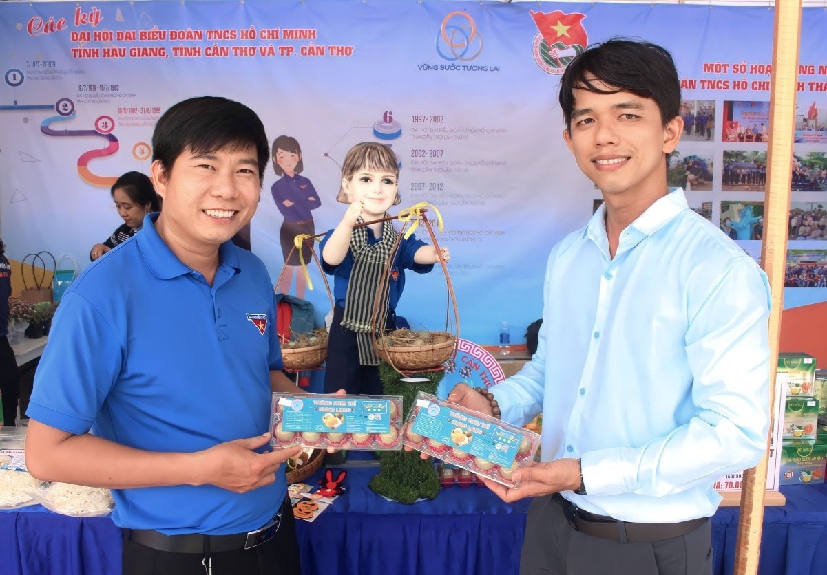 Cho chim trĩ nghe nhạc để... gia tăng sản lượng trứng! - Ảnh 11. Cho chim trĩ nghe nhạc để... gia tăng sản lượng trứng! - Ảnh 11.