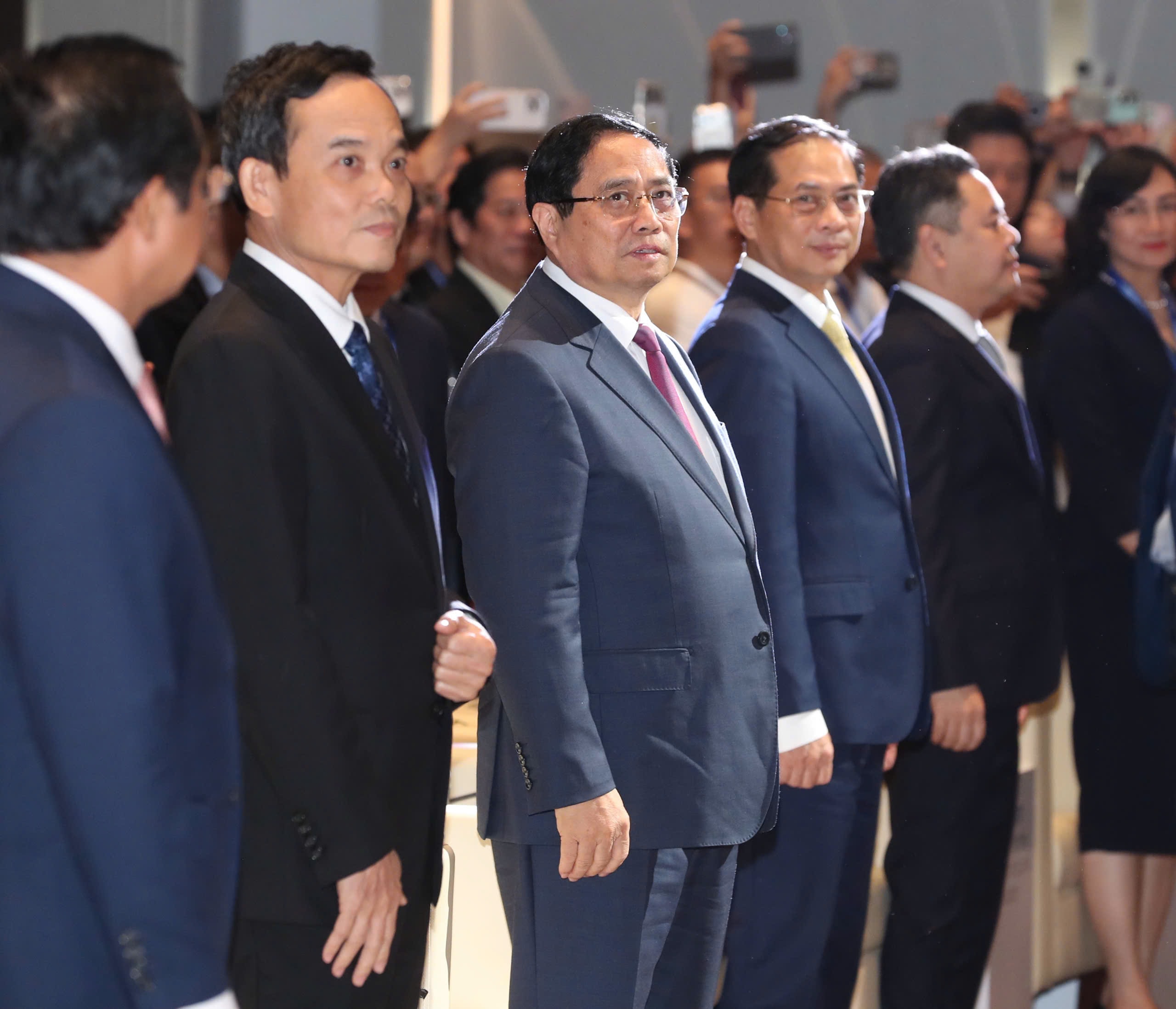 Hình ảnh Thủ tướng Chính phủ Phạm Minh Chính dự Diễn đàn kinh tế mùa thu 2025 - Ảnh 3.