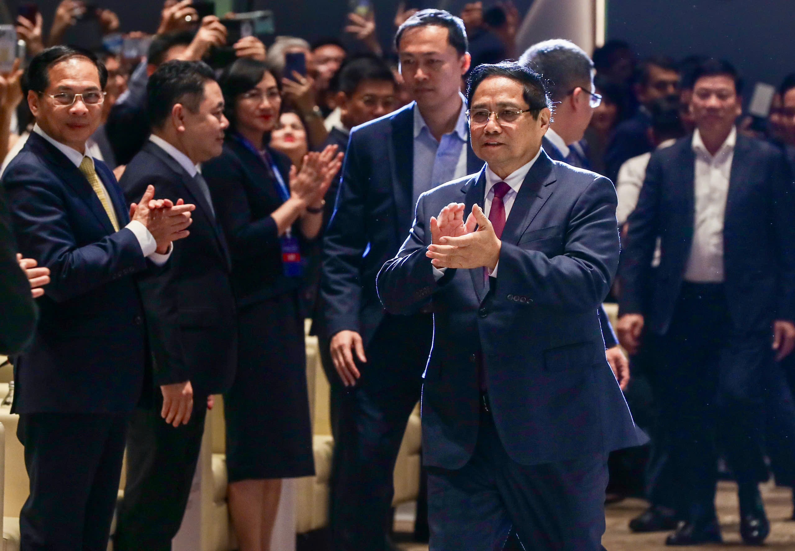 Hình ảnh Thủ tướng Chính phủ Phạm Minh Chính dự Diễn đàn kinh tế mùa thu 2025 - Ảnh 2.