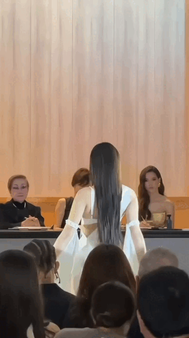 Kiều Duy diện 2 trang phục gây chú ý ở Bán kết Miss International 2025- Ảnh 1. Kiều Duy diện 2 trang phục gây chú ý ở Bán kết Miss International 2025- Ảnh 1.