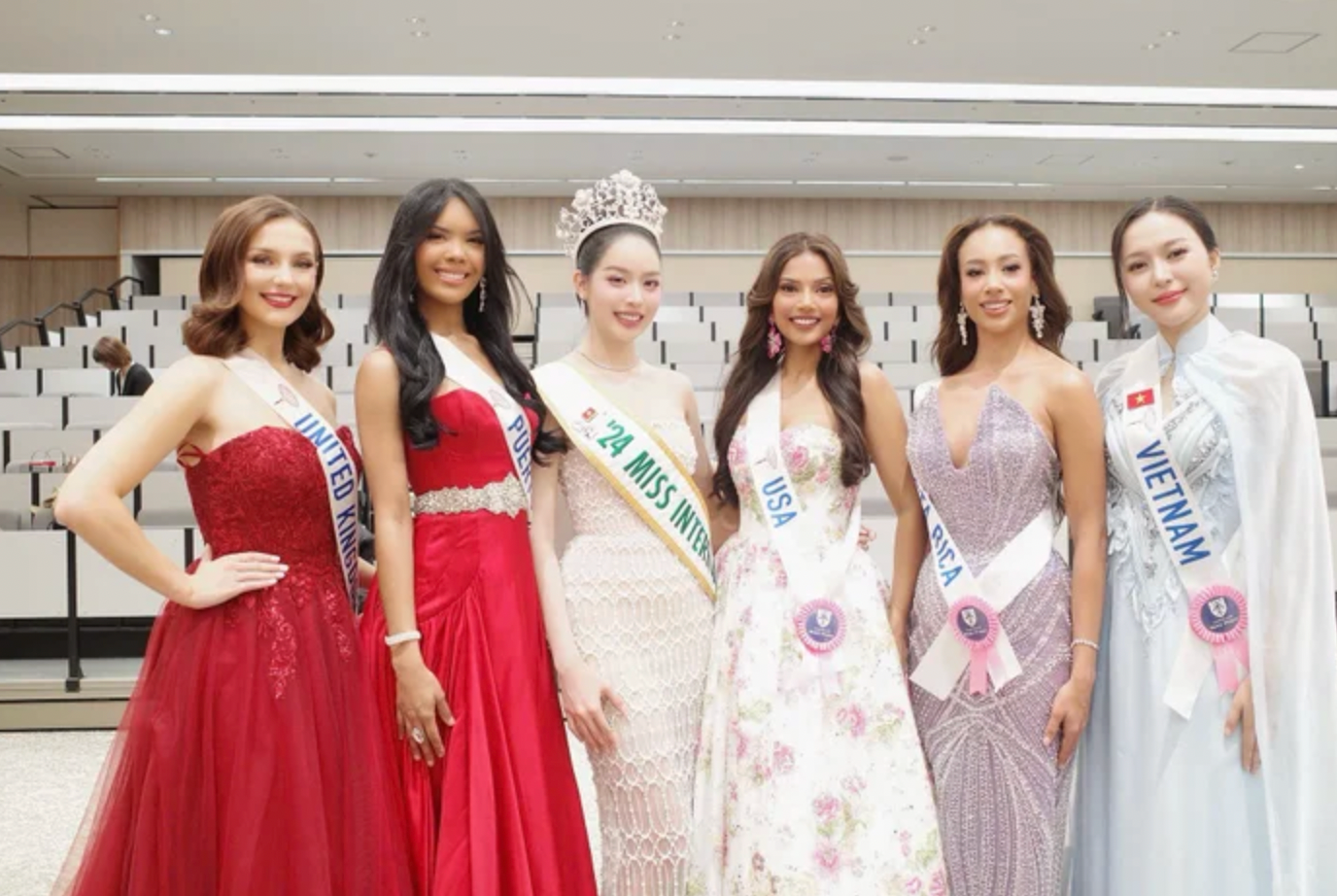 Kiều Duy diện 2 trang phục gây chú ý ở Bán kết Miss International 2025- Ảnh 2. Kiều Duy diện 2 trang phục gây chú ý ở Bán kết Miss International 2025- Ảnh 2.