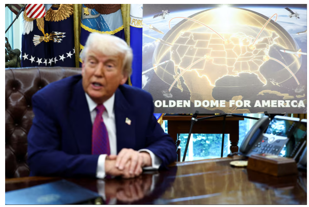 Tổng thống Mỹ Donald Trump đưa ra thông báo về lá chắn phòng thủ tên lửa Golden Dome trong Phòng Bầu dục tại Nhà Trắng ở Washington, D.C., Mỹ, ngày 20/5/2025. Ảnh: Reuters