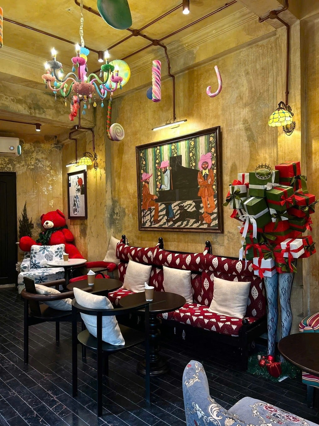 Top 5 quán cà phê ở Hà Nội trang trí Giáng sinh ấn tượng, chụp ảnh đẹp - 10