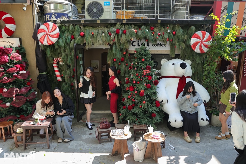 Top 5 quán cà phê ở Hà Nội trang trí Giáng sinh ấn tượng, chụp ảnh đẹp - 7