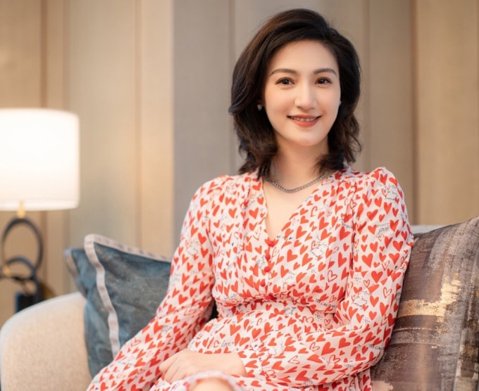 Cuộc tái sinh của nữ MC ngồi xe lăn đầu tiên ở Trung Quốc/Nữ MC đầu tiên của Trung Quốc ngồi xe lăn lên sóng/MC phượng hoàng xe lăn của Trung Quốc tái sinh sau biến cố bại liệt