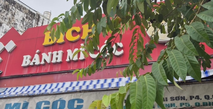 Tiệm bánh mì đã đóng cửa từ 7/11 đến nay. Ảnh: Lê Phương