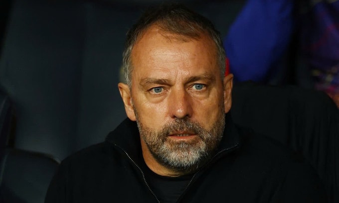 HLV Hansi Flick trong trận Barca gặp Elche trên sân Montjuic, thành phố Barcelona, Tây Ban Nha ngày 2/11/2025. Ảnh: Reuters