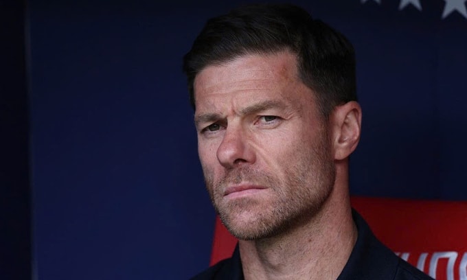 HLV Xabi Alonso trong trận gặp Atletico trên sân Metropolitano, thành phố Madrid, Tây Ban Nha ngày 27/9/2025. Ảnh: Reuters