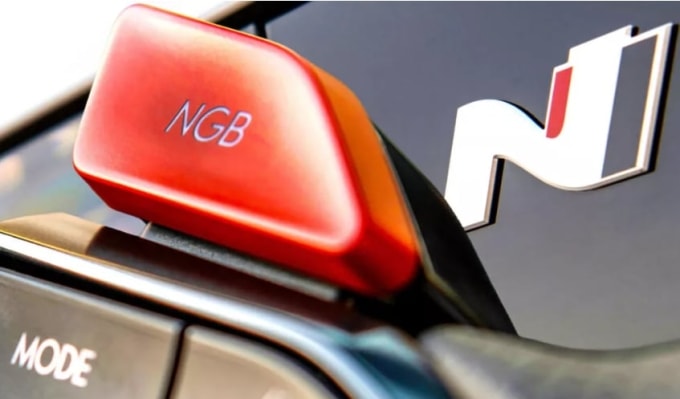 Các giám đốc kỹ thuật cấp cao của Porsche lái thử chiếc Hyundai Ioniq 5 N