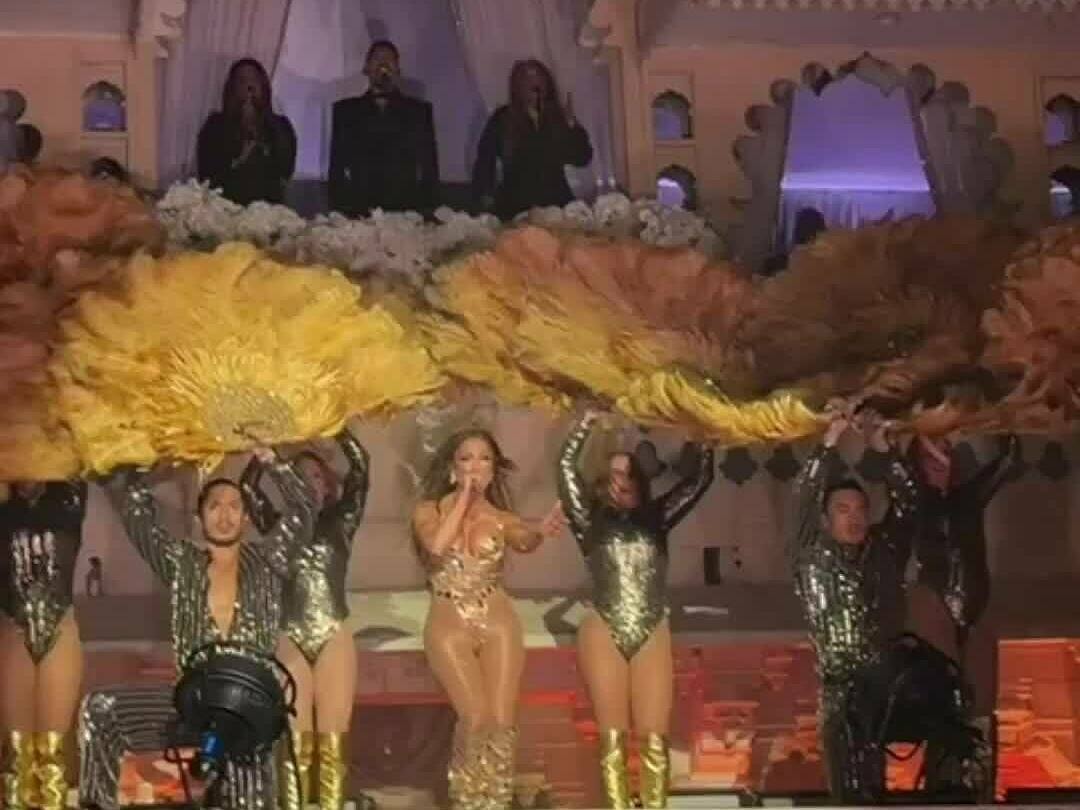 Jennifer Lopez hát đám cưới Ambani