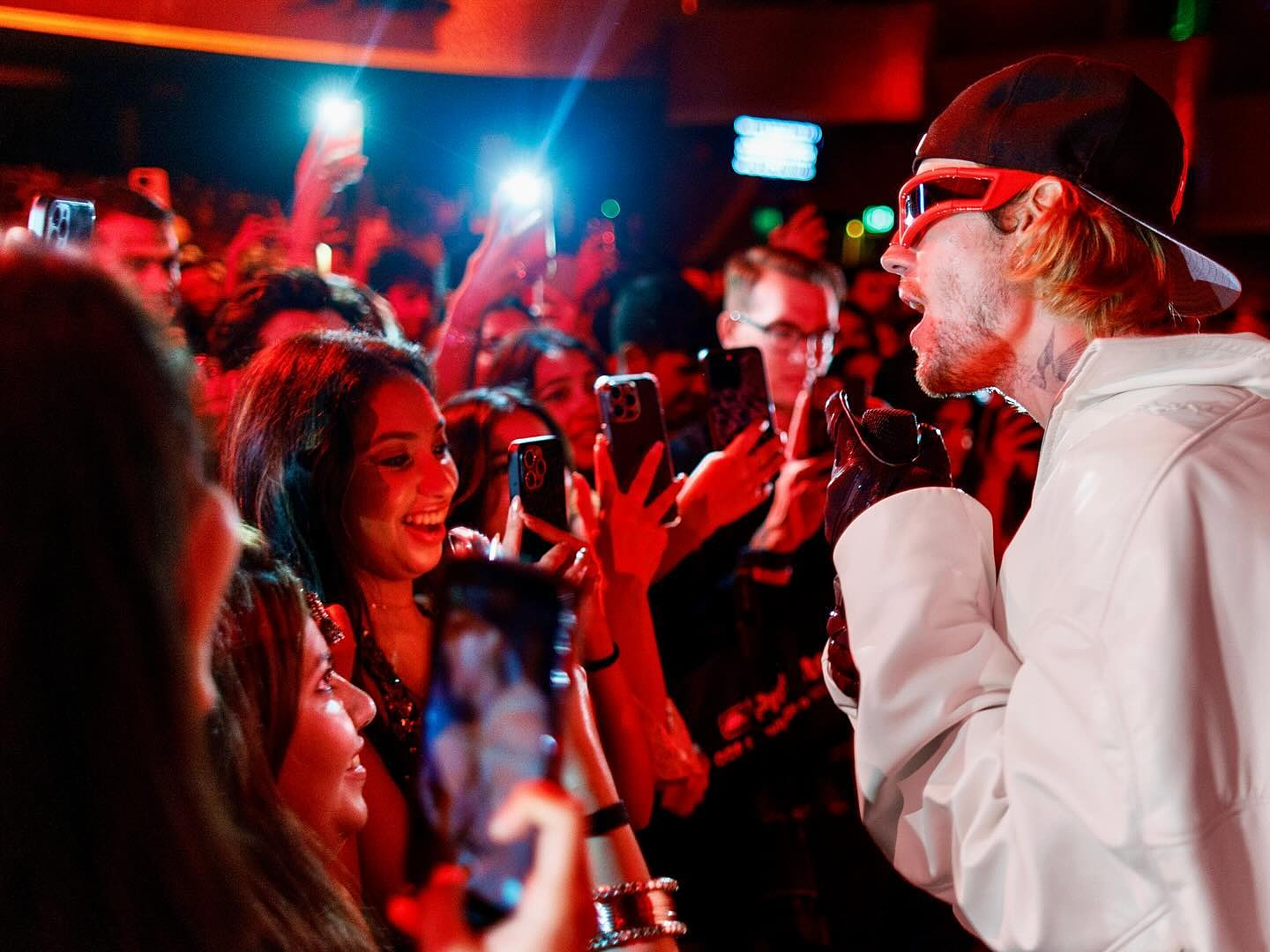 Justin Bieber hát bài 