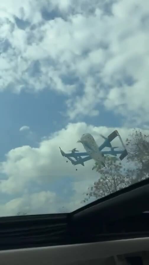 Amazon bị điều tra vì drone giao hàng làm đứt cáp Internet