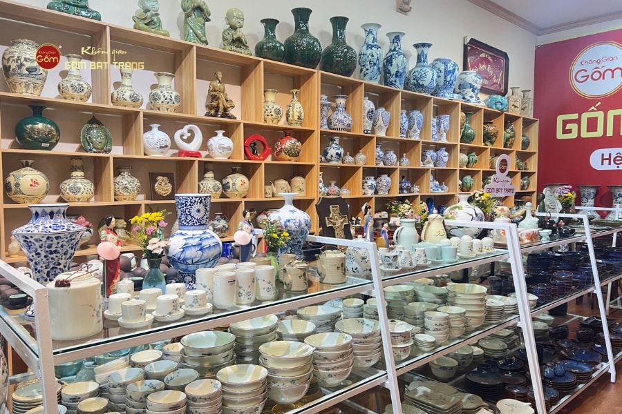 Gốm sứ truyền thống giữa biến động kinh tế: giá cả tăng, niềm tin có còn?- Ảnh 2. Gốm sứ truyền thống giữa biến động kinh tế: giá cả tăng, niềm tin có còn?- Ảnh 2.