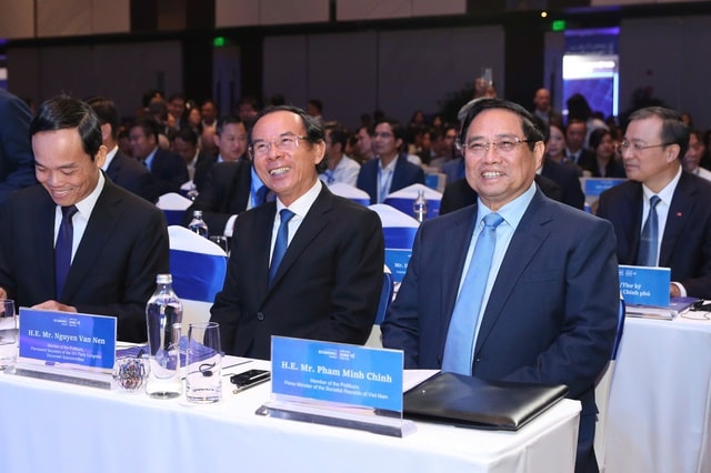Thủ tướng Phạm Minh Chính tham dự Diễn đàn Kinh tế mùa thu 2025 tại TP HCM - Ảnh 5. Thủ tướng Phạm Minh Chính tham dự Diễn đàn Kinh tế mùa thu 2025 tại TP HCM - Ảnh 5.