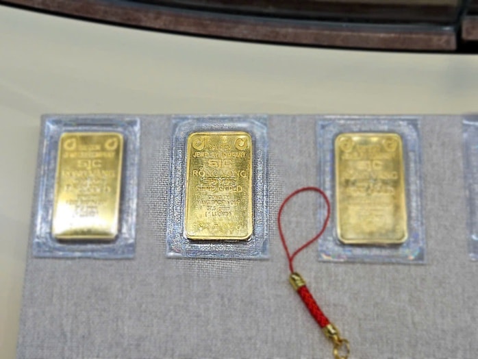 Giá vàng miếng SJC tăng mạnh cuối ngày 26 - 11 , vượt 150 triệu đồng / lượng - Ảnh 2. Giá vàng miếng SJC tăng mạnh cuối ngày 26 - 11 , vượt 150 triệu đồng / lượng - Ảnh 2.