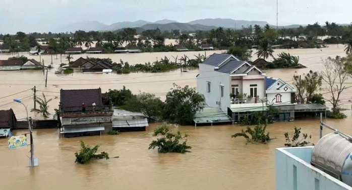 Cục thuế hỗ trợ khẩn cấp người nộp thuế bị thiệt hại do mưa lũ - Ảnh 1.