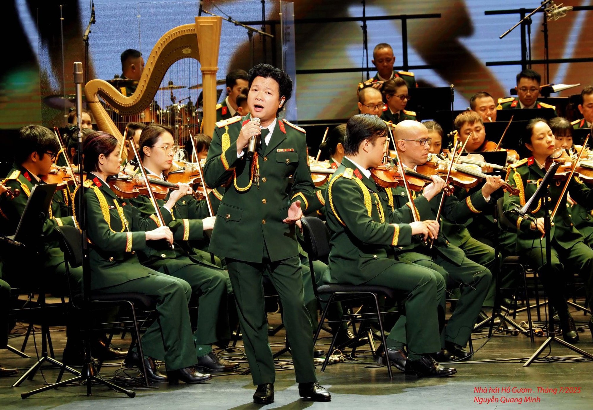 Nam NSƯT mang quân hàm Thiếu tá vừa được bổ nhiệm làm Phó giám đốc Dàn nhạc Giao hưởng Quân đội là ai?- Ảnh 1.