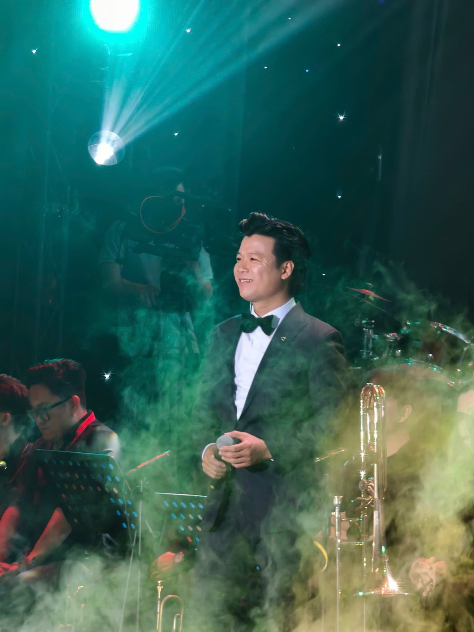 Nam NSƯT mang quân hàm Thiếu tá vừa được bổ nhiệm làm Phó giám đốc Dàn nhạc Giao hưởng Quân đội là ai?- Ảnh 4.