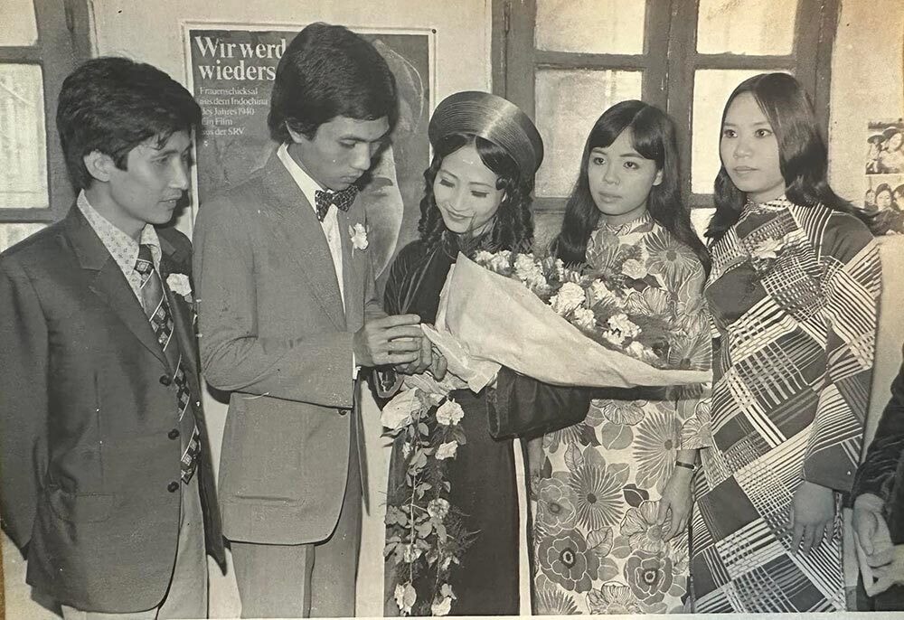 Bức ảnh cưới của NSND Như Quỳnh và nhiếp ảnh gia Hữu Bảo hiện được lưu giữ tại Bảo tàng Hà Nội.