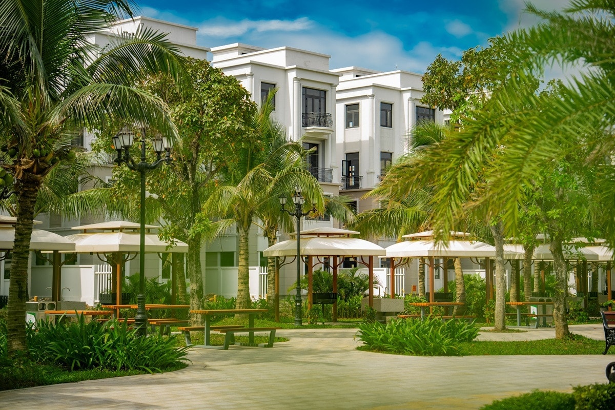 Biệt thự, nhà phố compound Vịnh Xanh trong lòng đại đô thị Ocean City là lựa chọn đầu tư hấp dẫn của giới tinh hoa.
