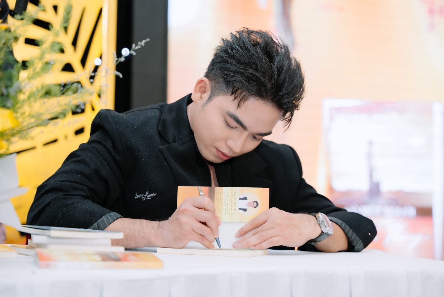 Hải Triều ra mắt cuốn sách thứ 3 ở tuổi 30.