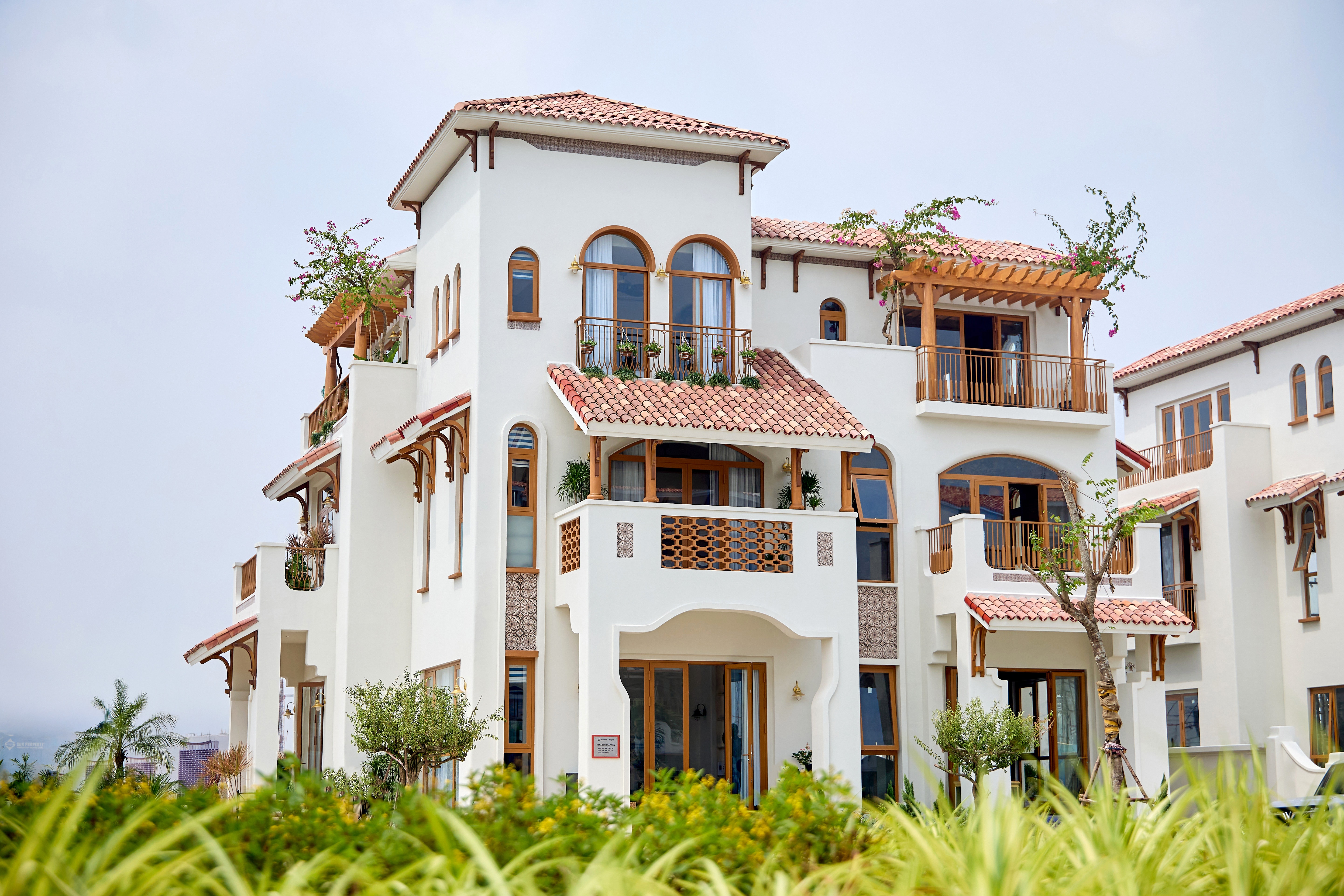 Kiến trúc Casa Villa mang cảm hứng Địa Trung Hải hòa quyện cùng bản sắc Nam Bộ.