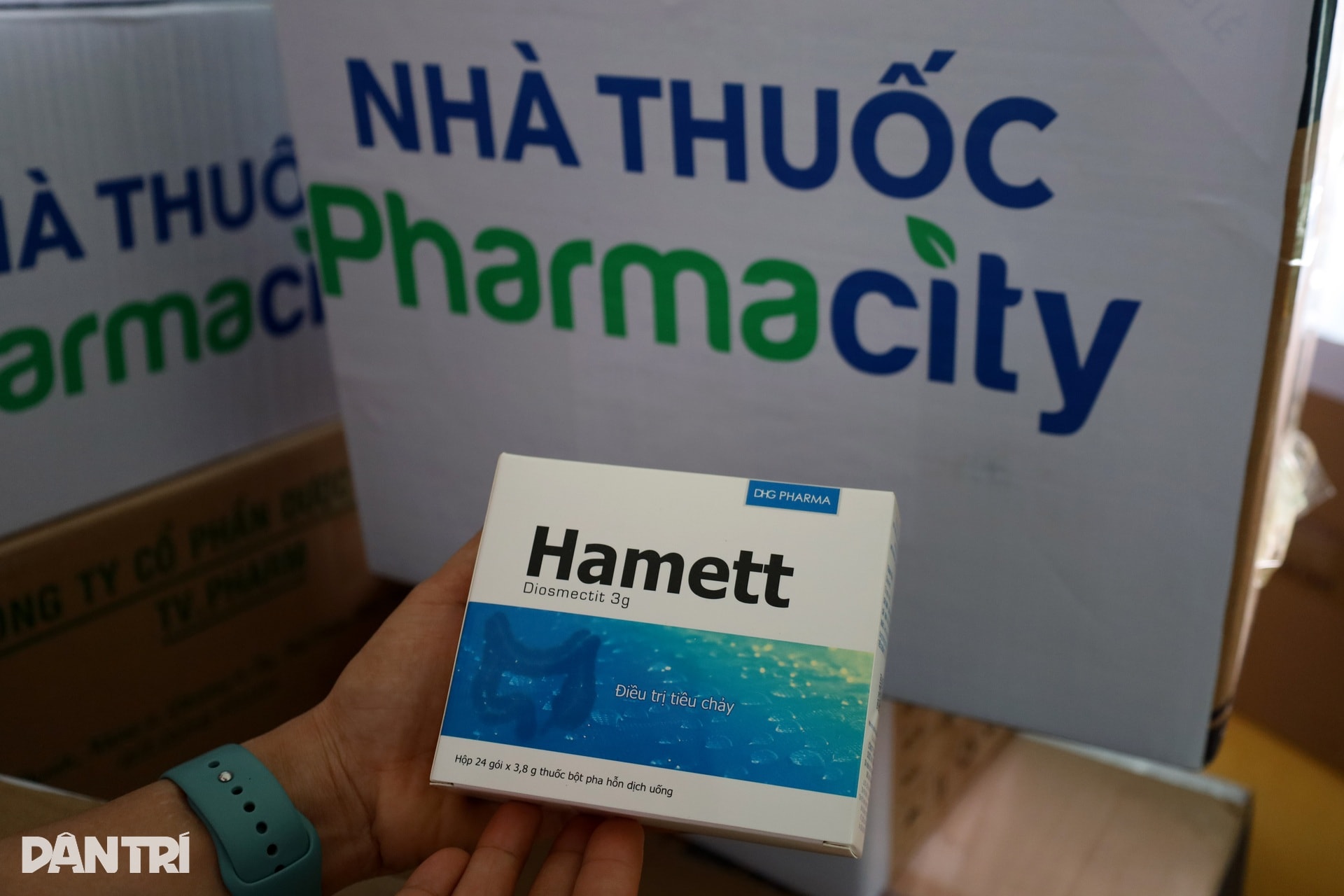 Chuyển gấp hơn 30.000 đơn vị thuốc thiết yếu đến người dân vùng lũ Đắk Lắk - 8 Chuyển gấp hơn 30.000 đơn vị thuốc thiết yếu đến người dân vùng lũ Đắk Lắk - 8