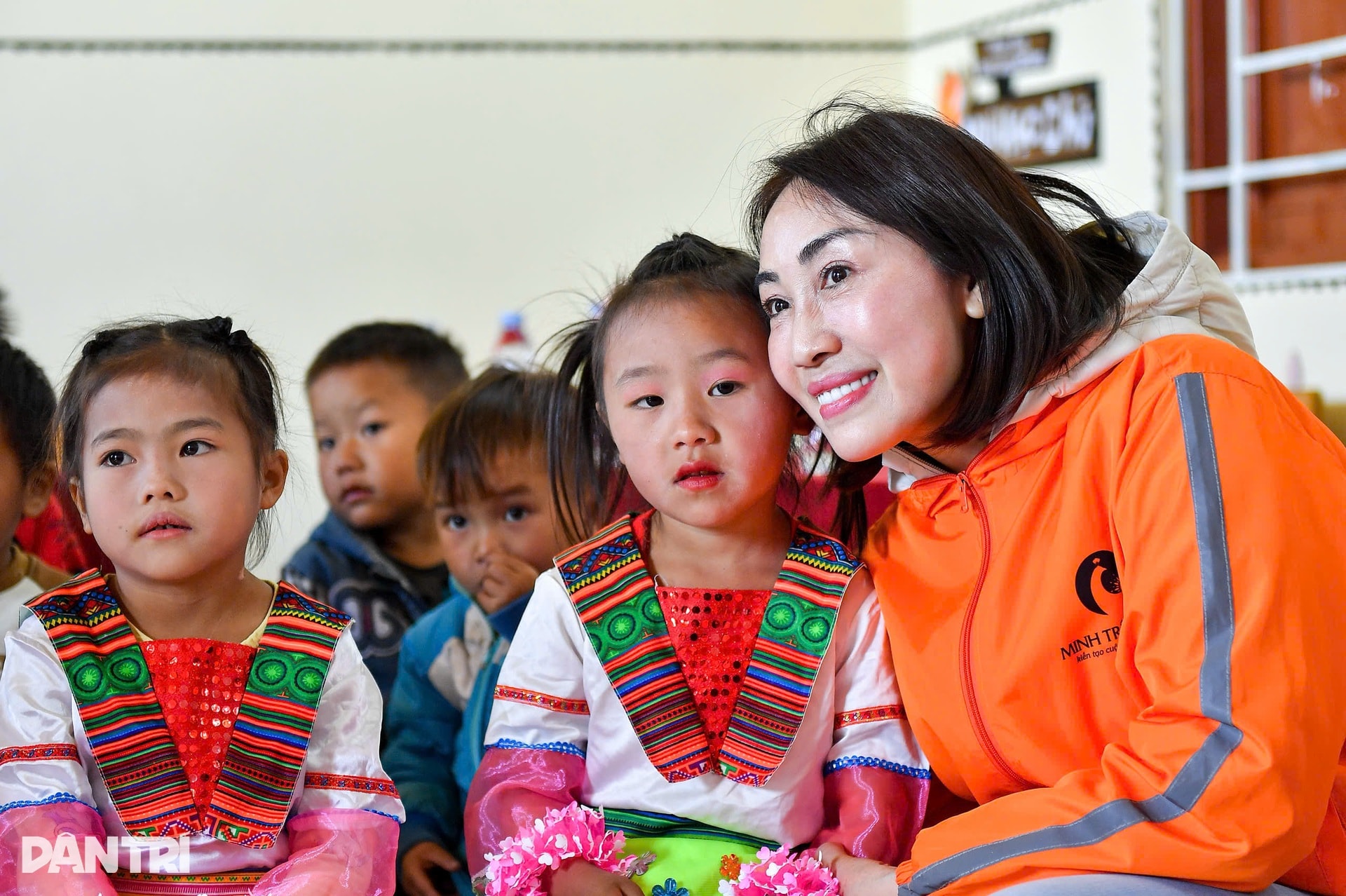 Khánh thành điểm trường Dân trí nơi biên cương Cao Bằng - 4 Khánh thành điểm trường Dân trí nơi biên cương Cao Bằng - 4