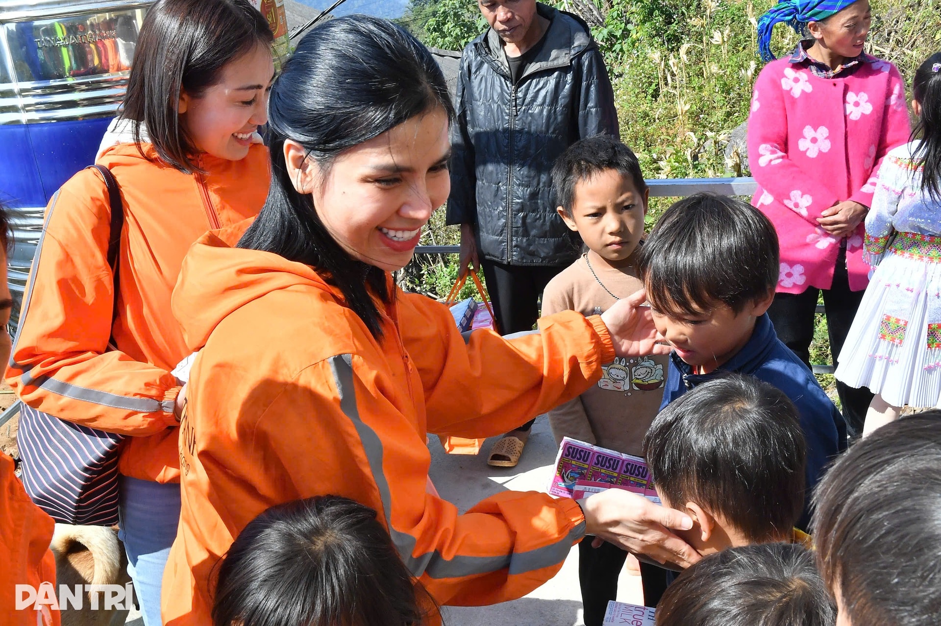 Khánh thành điểm trường Dân trí nơi biên cương Cao Bằng - 12 Khánh thành điểm trường Dân trí nơi biên cương Cao Bằng - 12
