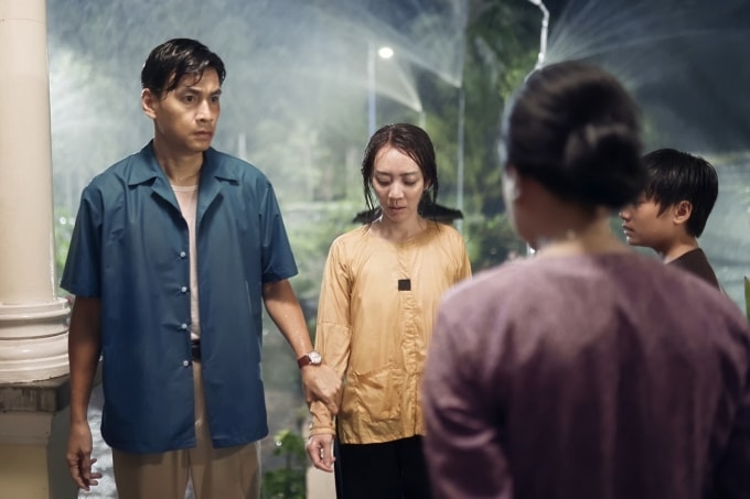 Ngọc Thuận, Thu Trang trong một phân cảnh của phim mới. Ảnh: Huy Trần