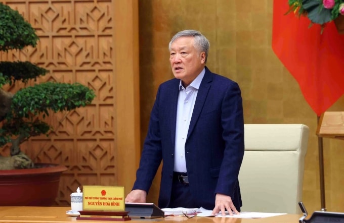 Phó thủ tướng Nguyễn Hòa Bình phát biểu tại cuộc làm việc với các doanh nghiệp, bộ ngành về dự án đường sắt tốc độ cao. Ảnh: VGP