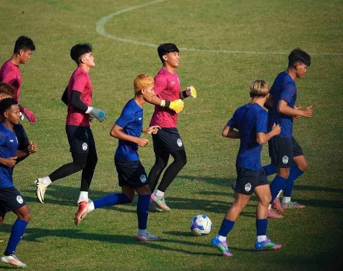 Cầu thủ U22 Campuchia tập luyện ở thủ đô Phnom Penh, Campuchia ngày 26/11/2025. Ảnh: FFC.